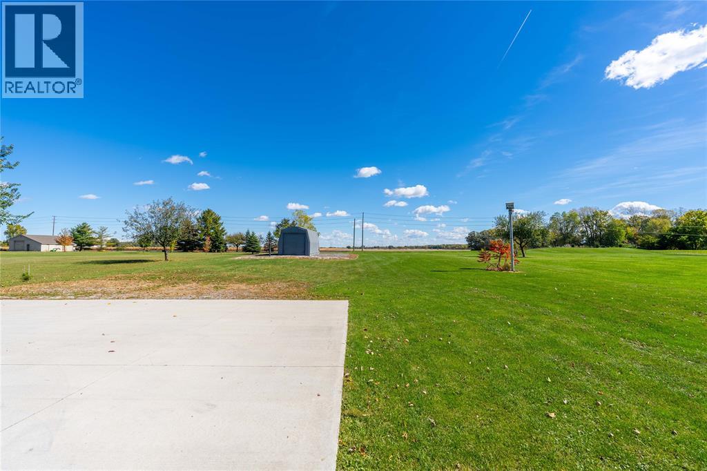900 St Clair Parkway Property Photo 36