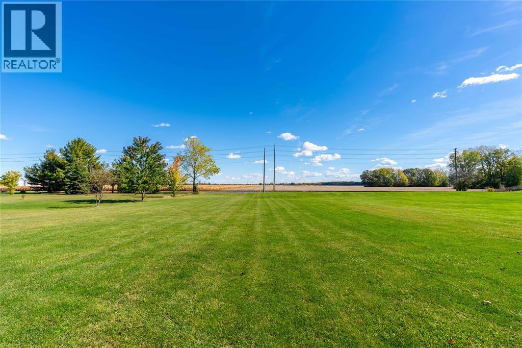 900 St Clair Parkway Property Photo 39