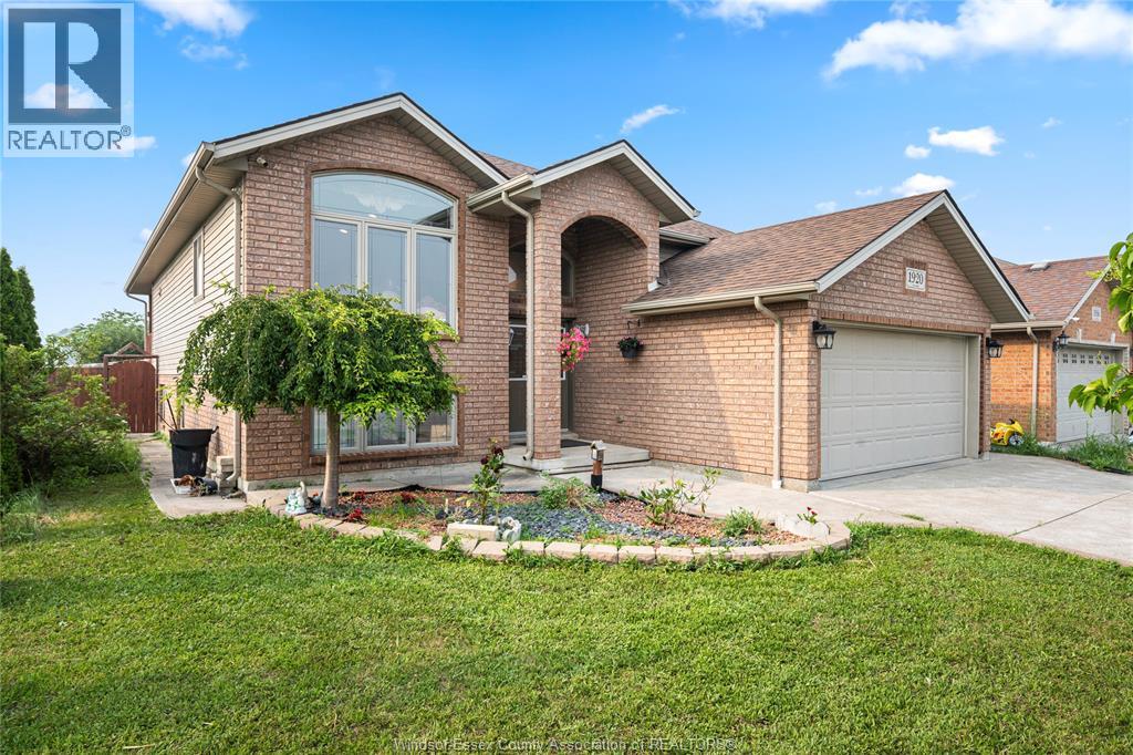 1920 Manitoba Street Property Photo 2