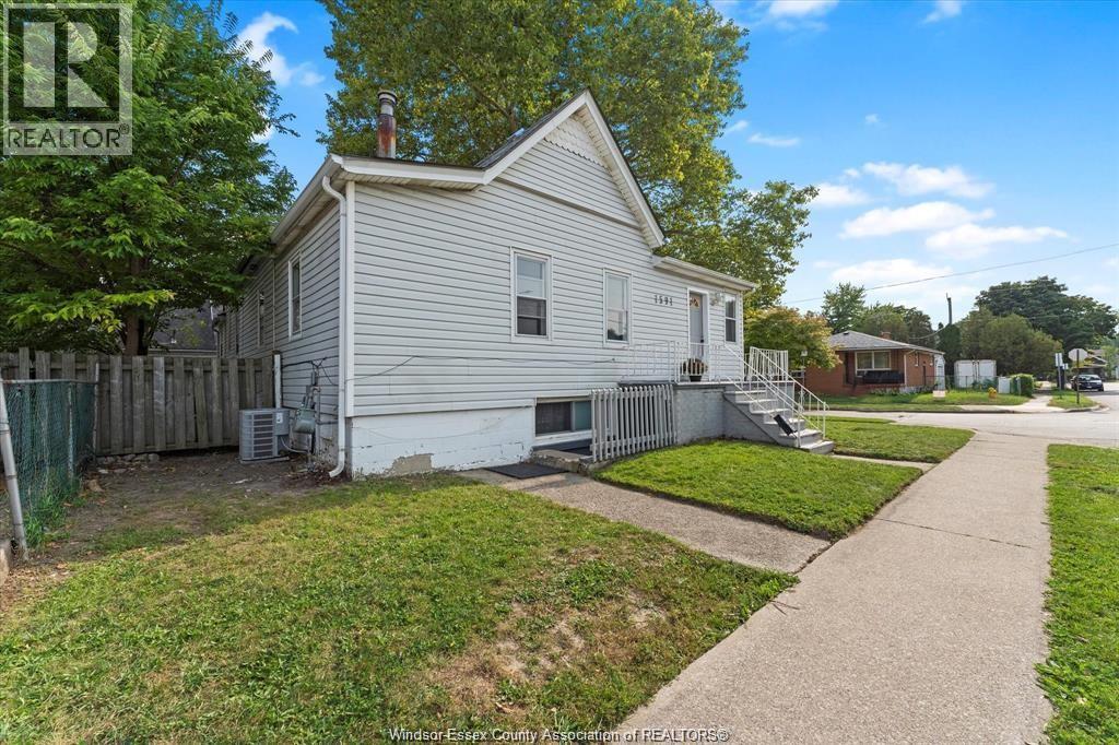 1591 Martindale Street Property Photo 28