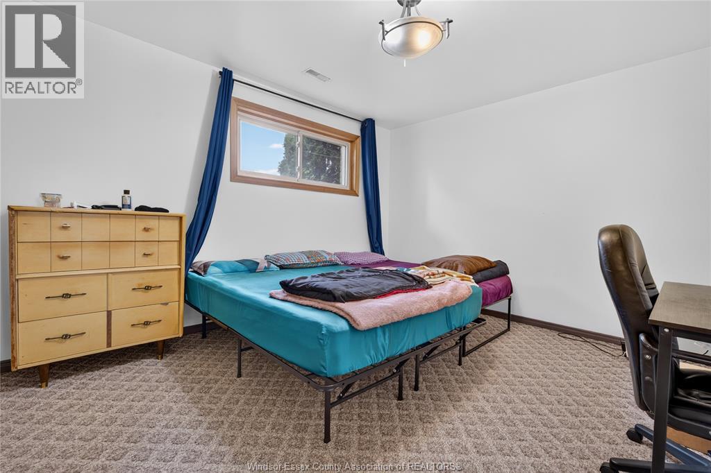2705 Robert Property Photo 16
