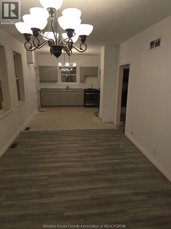 3272 Peter Street Property Photo 10