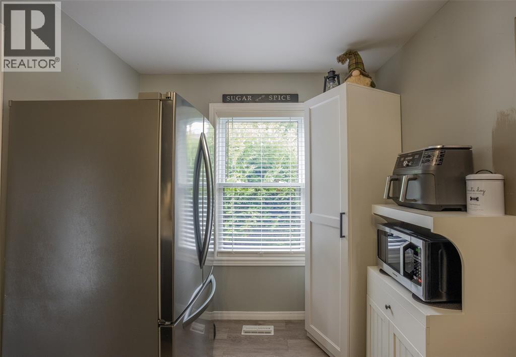 549 Cromwell Street Property Photo 6