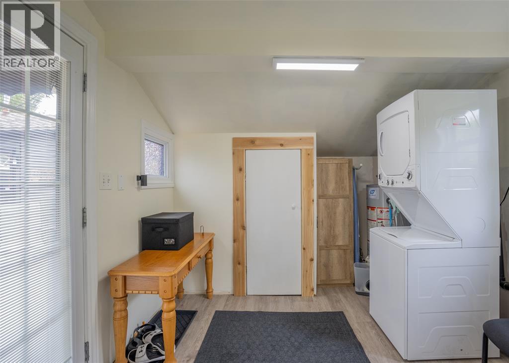 549 Cromwell Street Property Photo 12