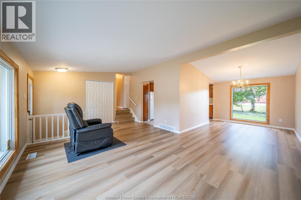 4369 Ashfield Crescent Property Photo 5