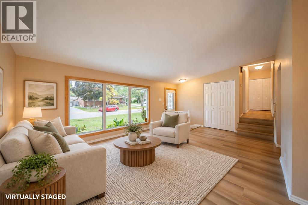4369 Ashfield Crescent Property Photo 6