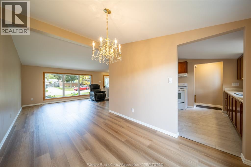 4369 Ashfield Crescent Property Photo 10