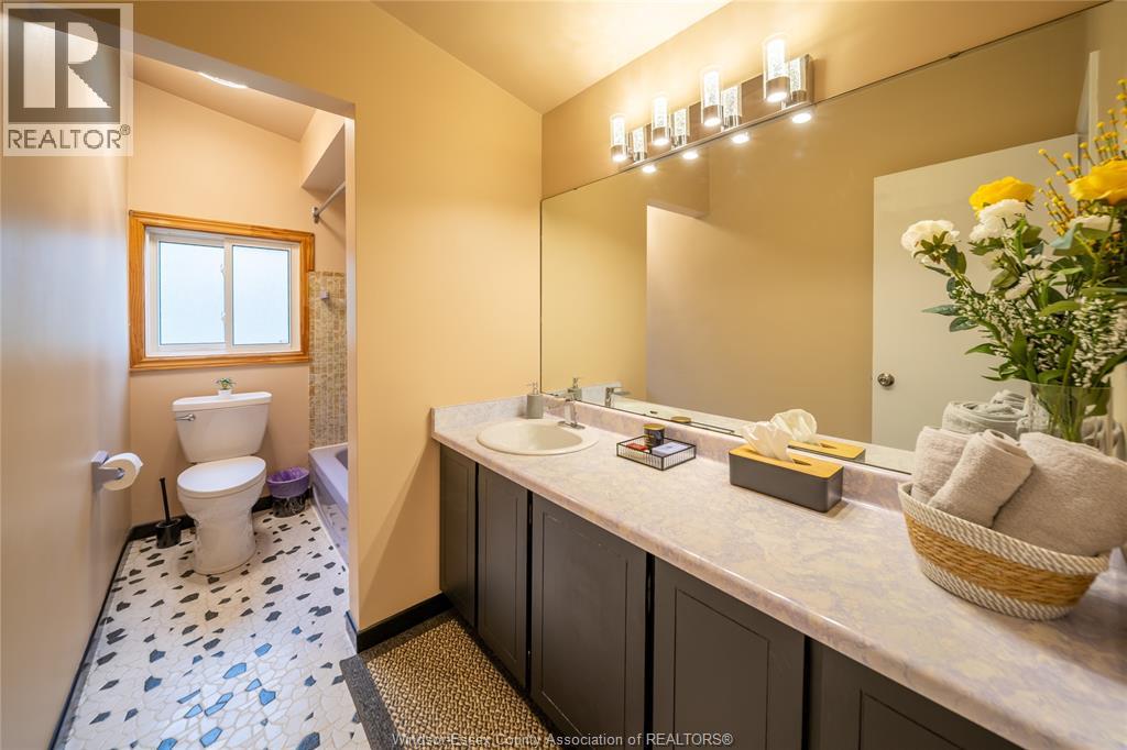 4369 Ashfield Crescent Property Photo 20