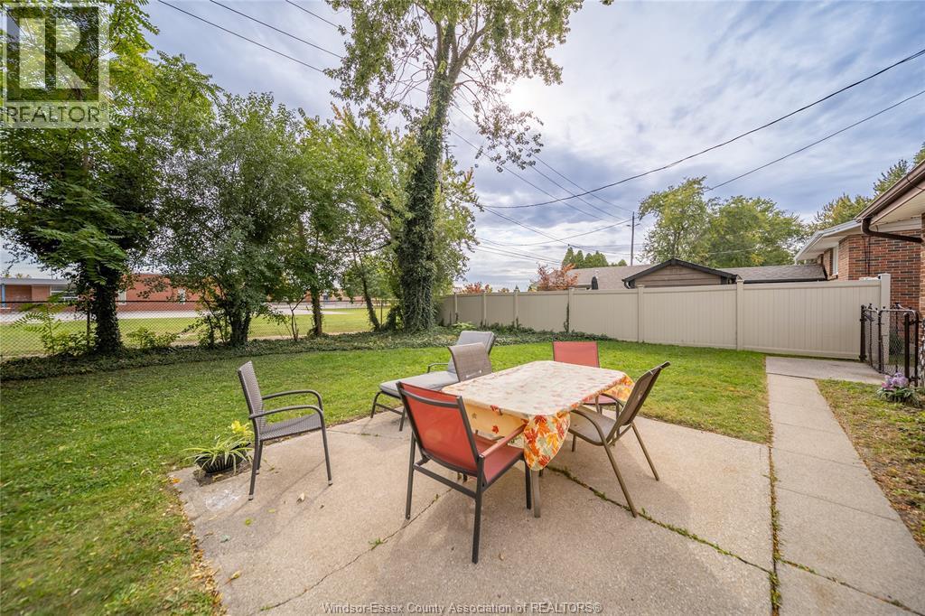 4369 Ashfield Crescent Property Photo 34