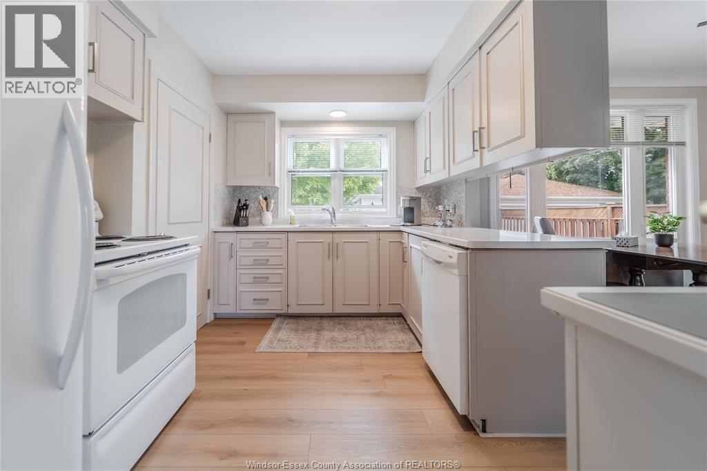 1049 Buckingham Road Property Photo 12