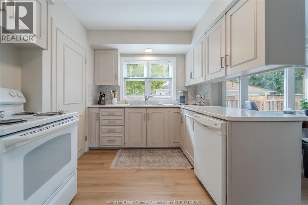 1049 Buckingham Road Property Photo 13