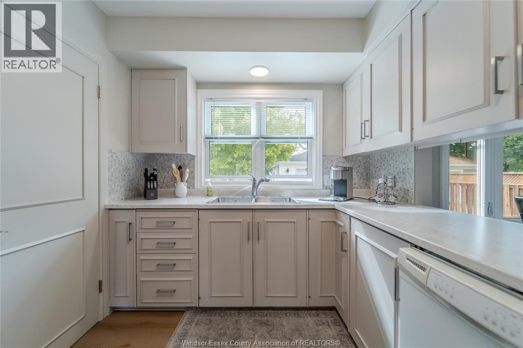 1049 Buckingham Road Property Photo 14