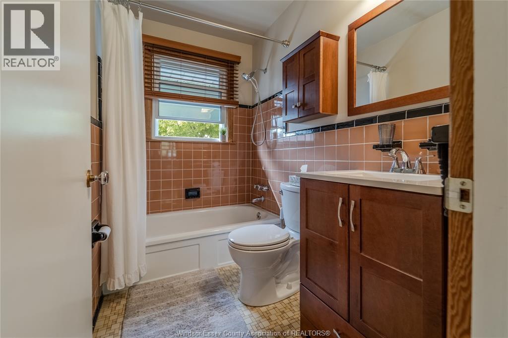 1049 Buckingham Road Property Photo 23