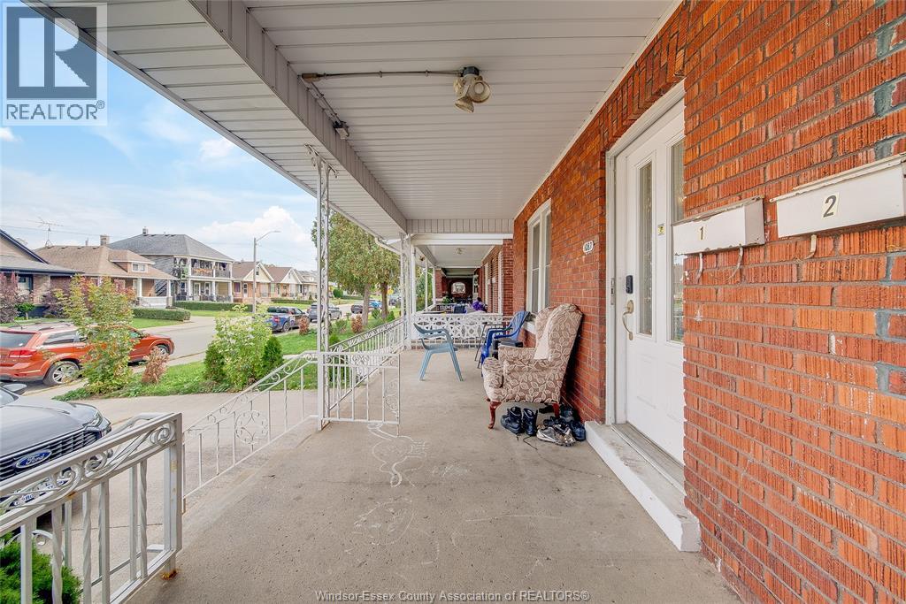 1087 Marentette Property Photo 3