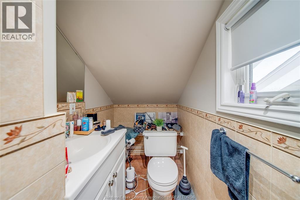 1087 Marentette Property Photo 12
