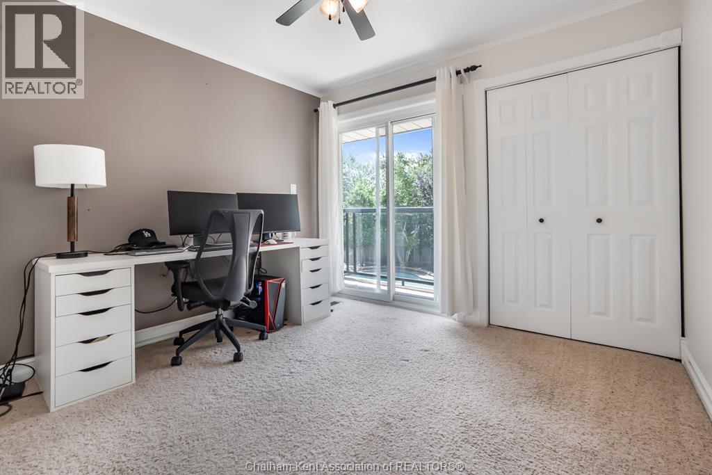 74 University Drive Property Photo 15