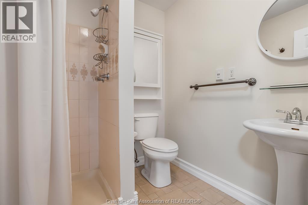 74 University Drive Property Photo 17