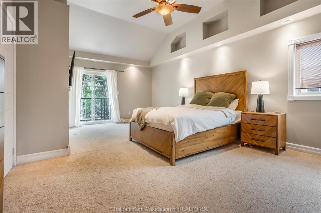 74 University Drive Property Photo 19