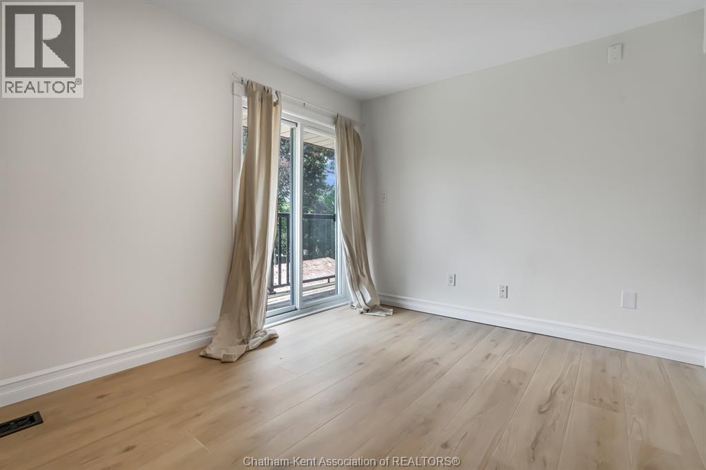 74 University Drive Property Photo 27