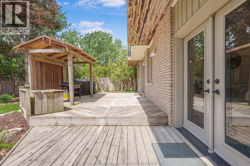 74 University Drive Property Photo 31