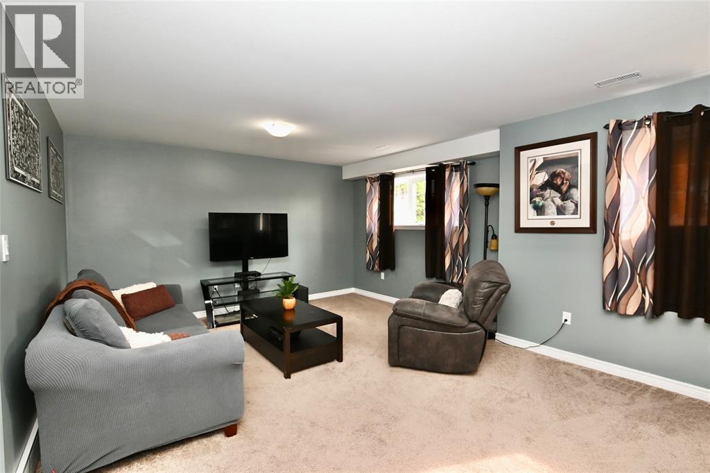196 Fane Street Property Photo 27