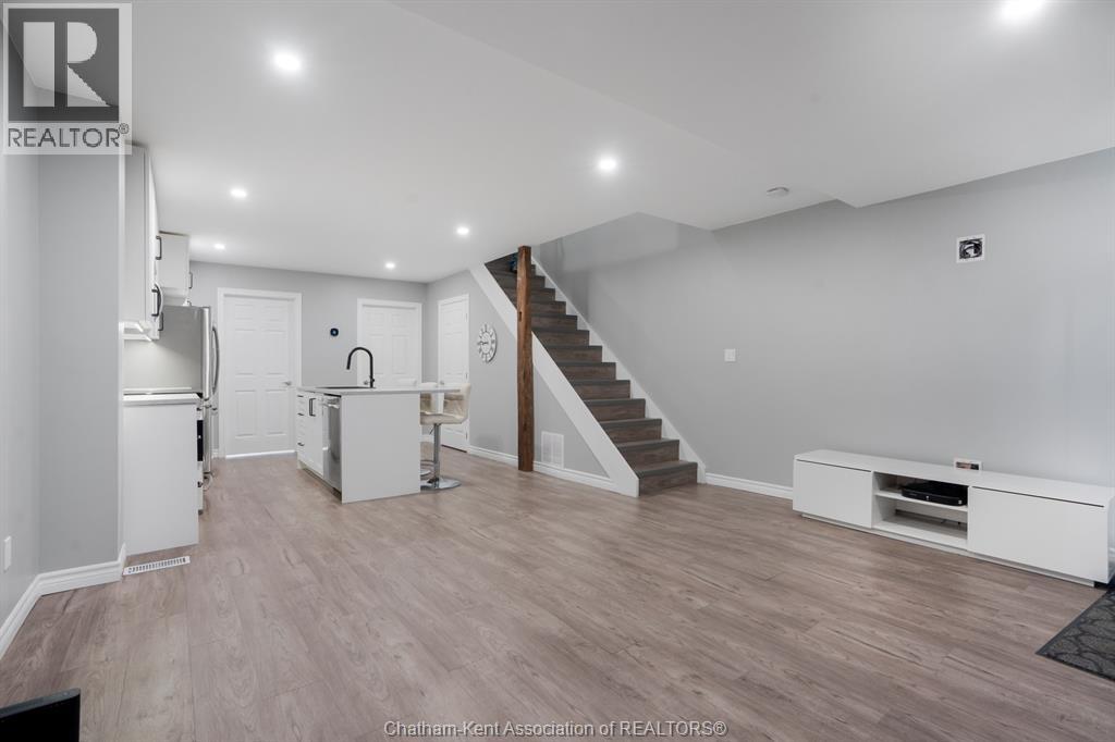 32 Foster Street Property Photo 11