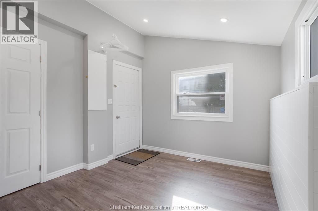 32 Foster Street Property Photo 18