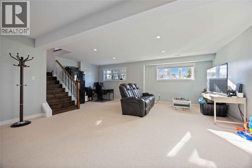 682 Bentinck Drive Property Photo 17