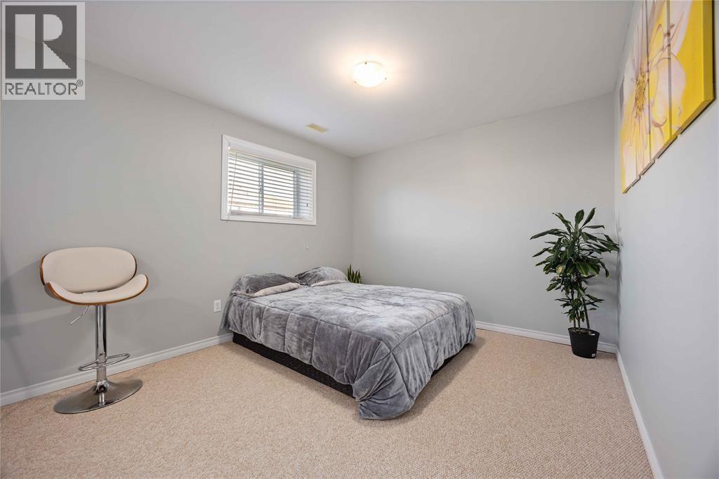 682 Bentinck Drive Property Photo 18