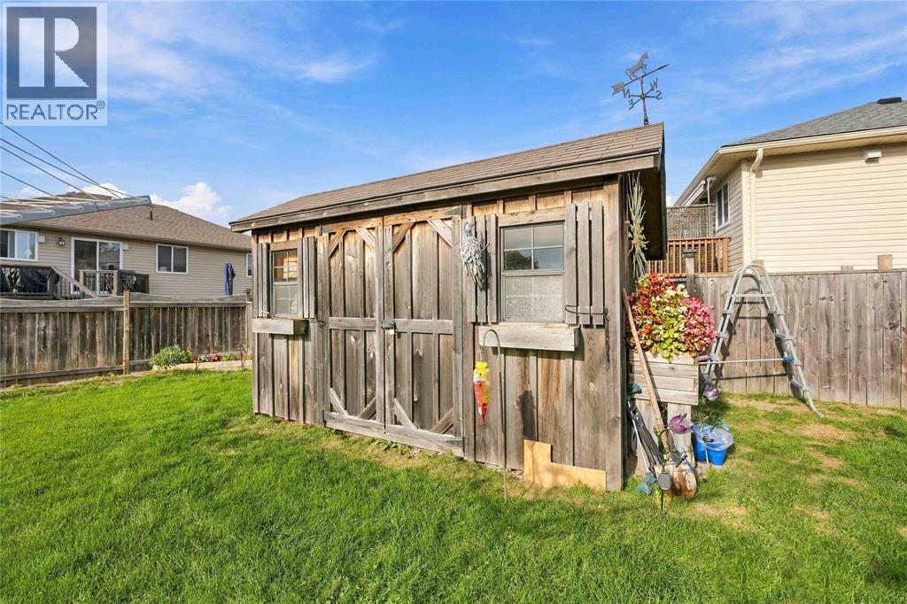 682 Bentinck Drive Property Photo 22