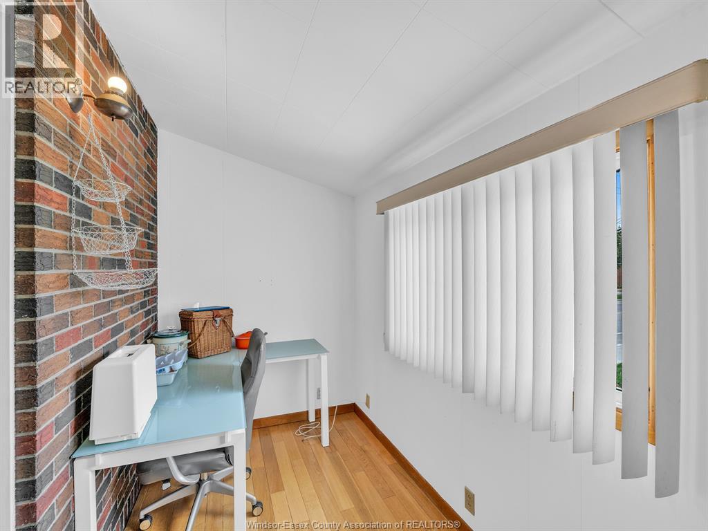 306 Foch Property Photo 3