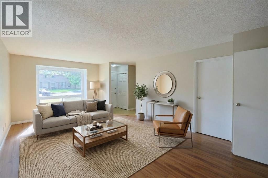 253 Hampton Avenue Property Photo 2