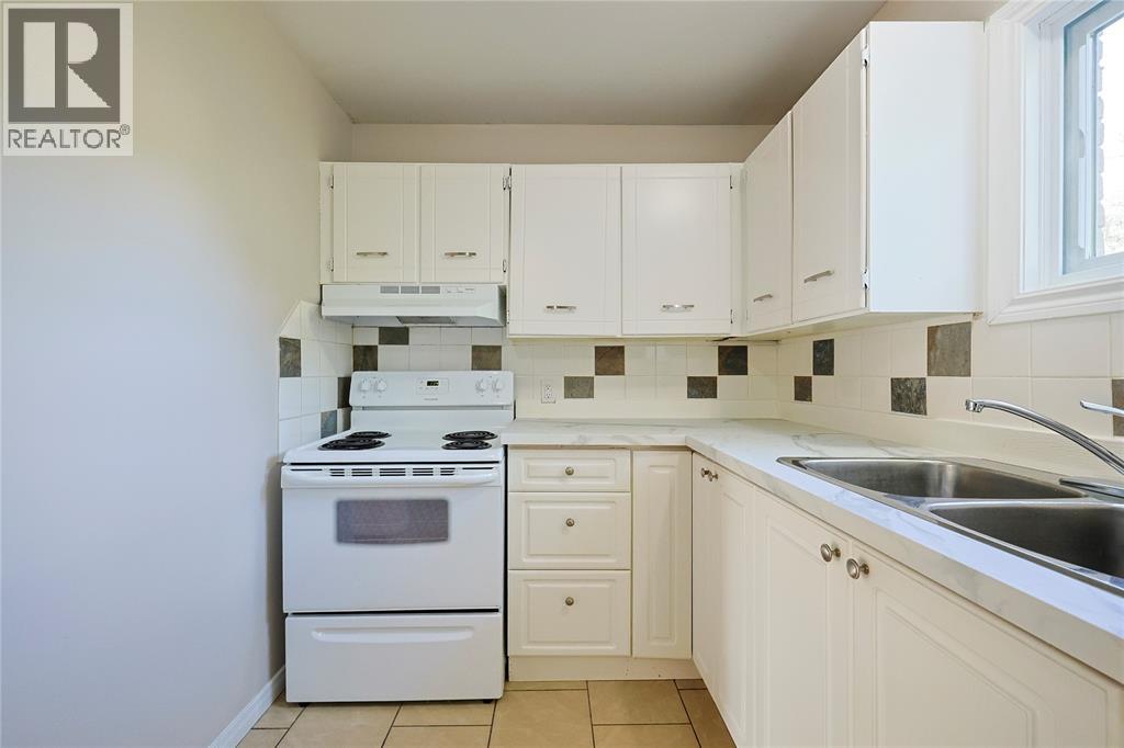 253 Hampton Avenue Property Photo 8