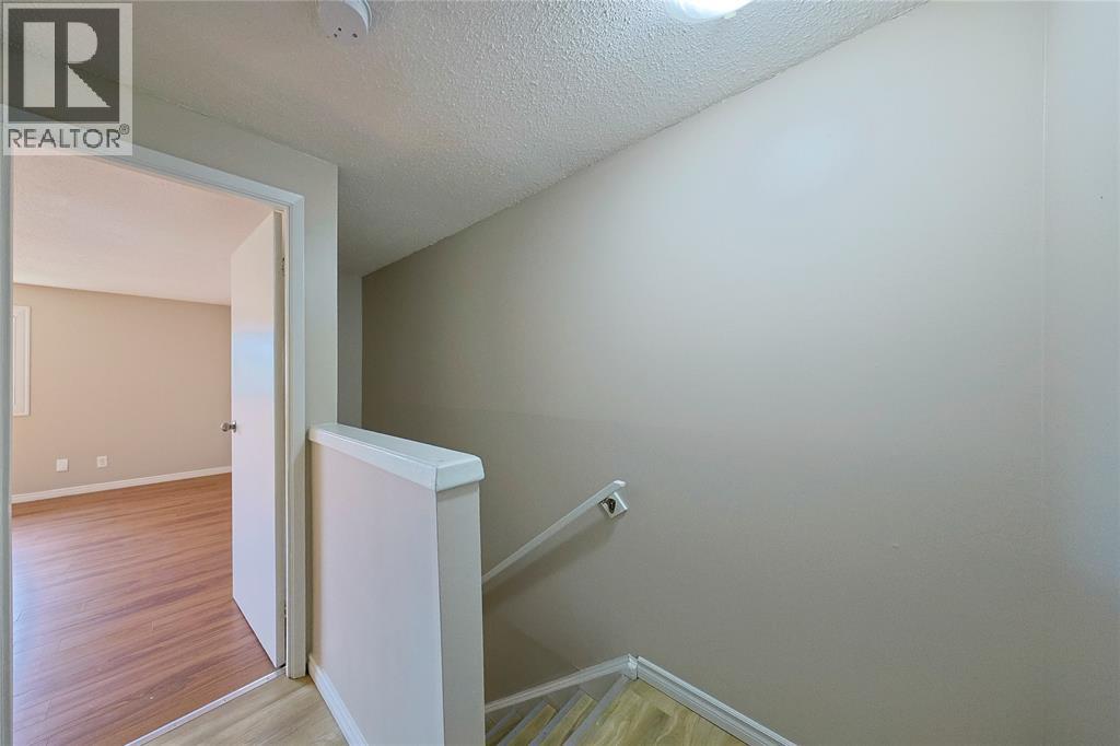 253 Hampton Avenue Property Photo 11