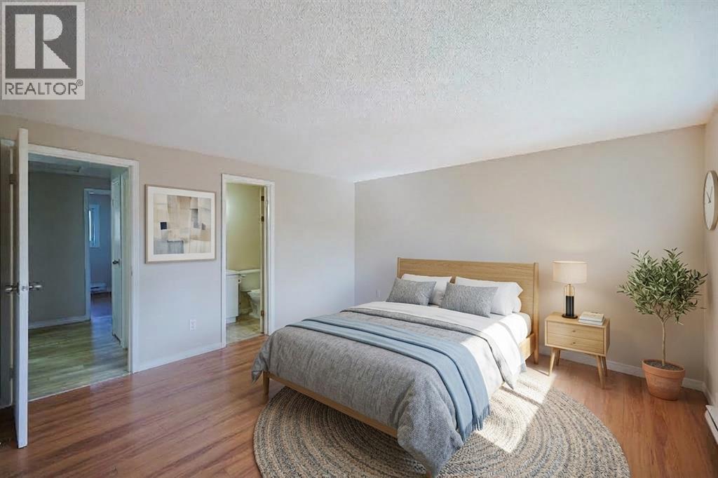 253 Hampton Avenue Property Photo 13