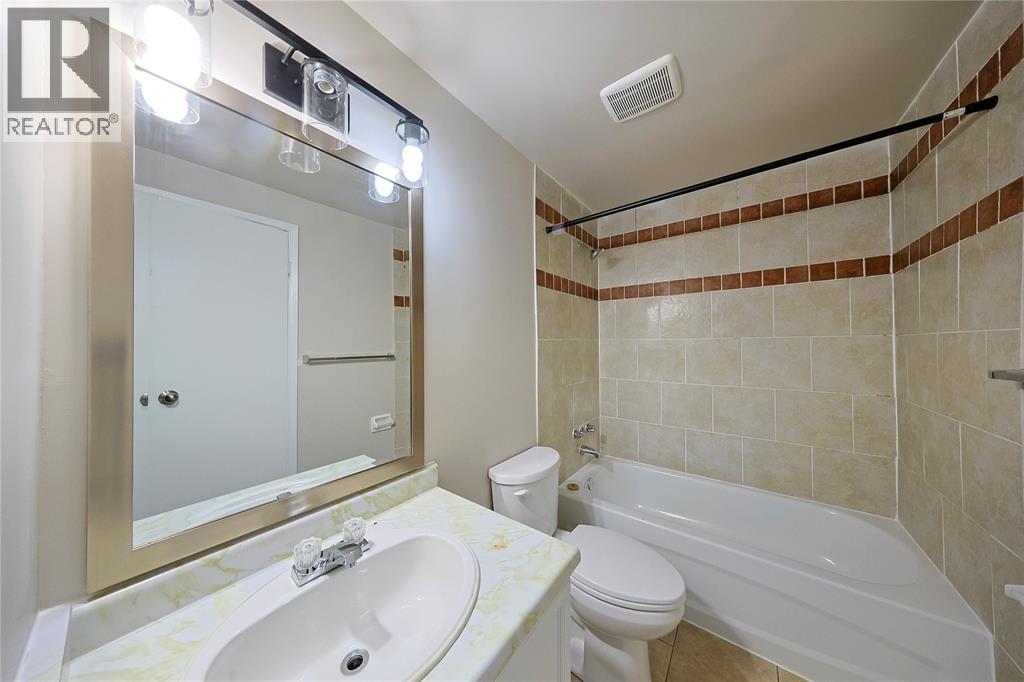 253 Hampton Avenue Property Photo 16
