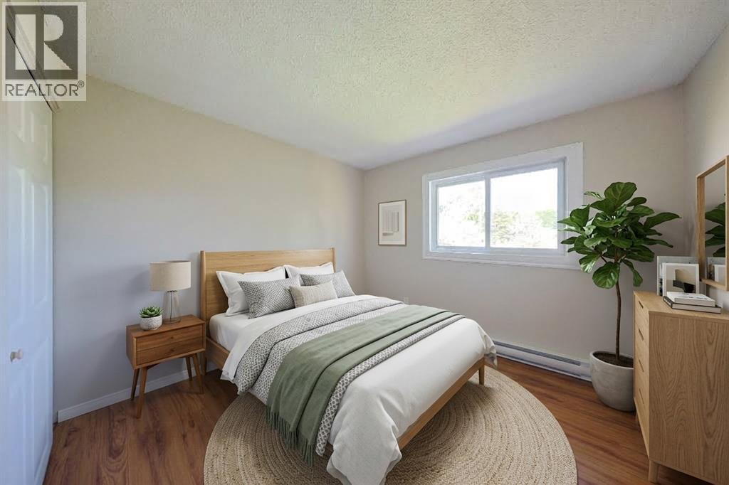 253 Hampton Avenue Property Photo 18