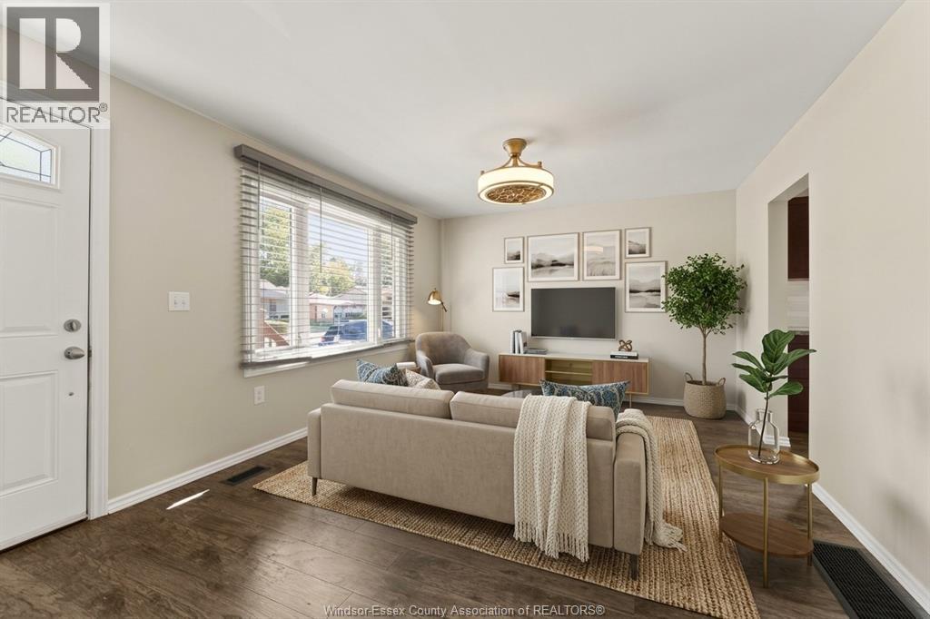 1351 Central Property Photo 4
