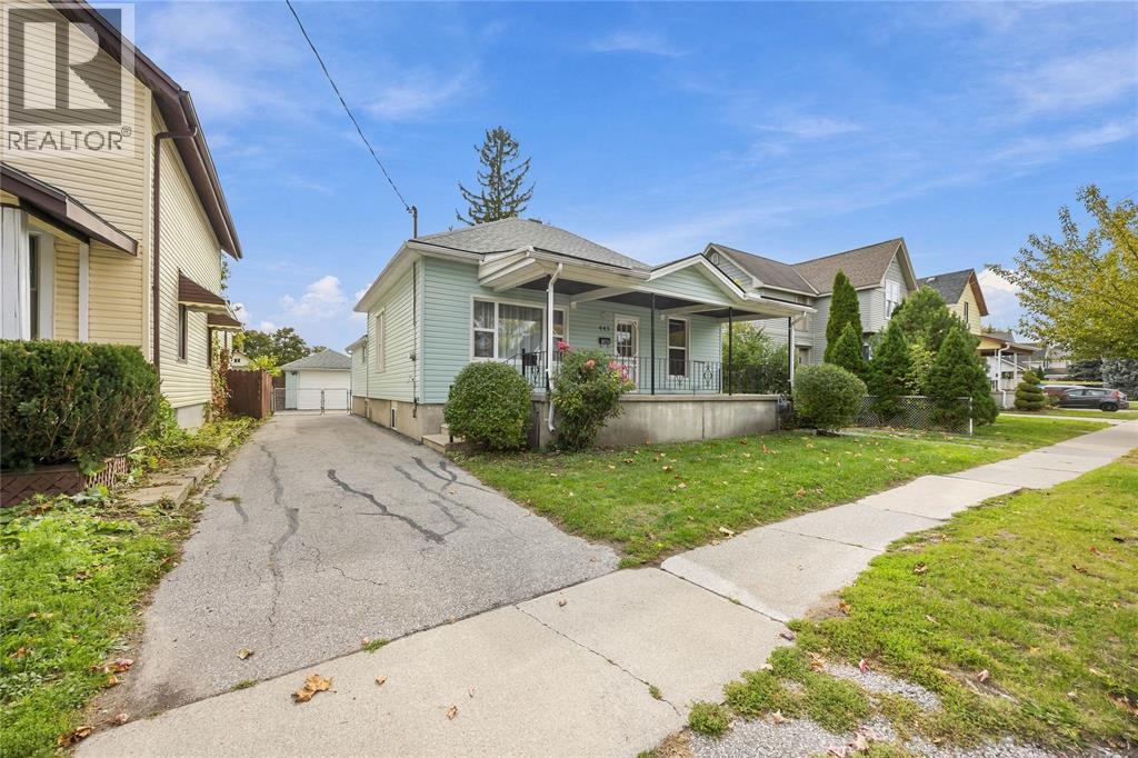 445 WELLINGTON STREET Property Photo 1