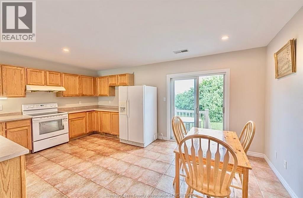 1328 Imperial Crescent Property Photo 7