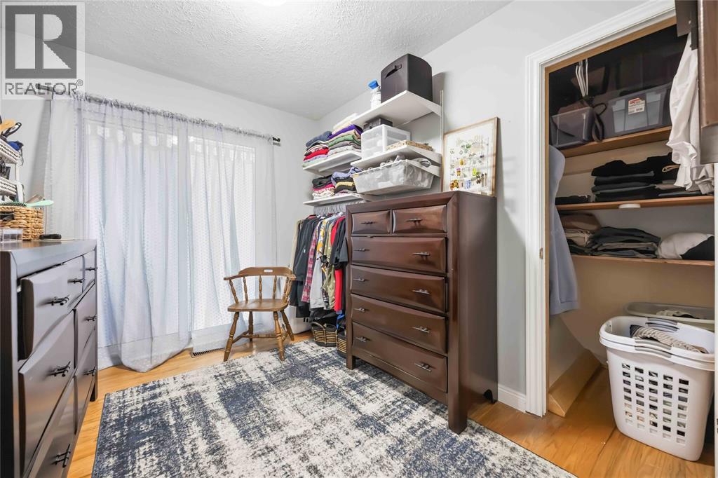453 Bentinck Street Property Photo 23