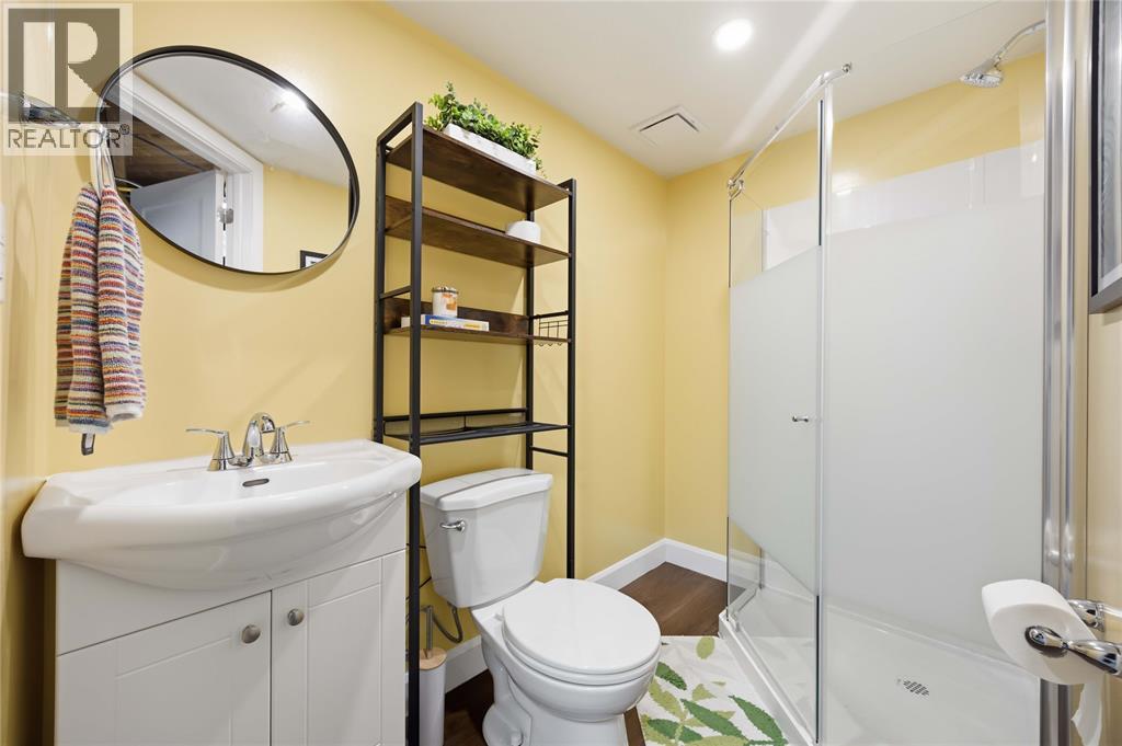 453 Bentinck Street Property Photo 28