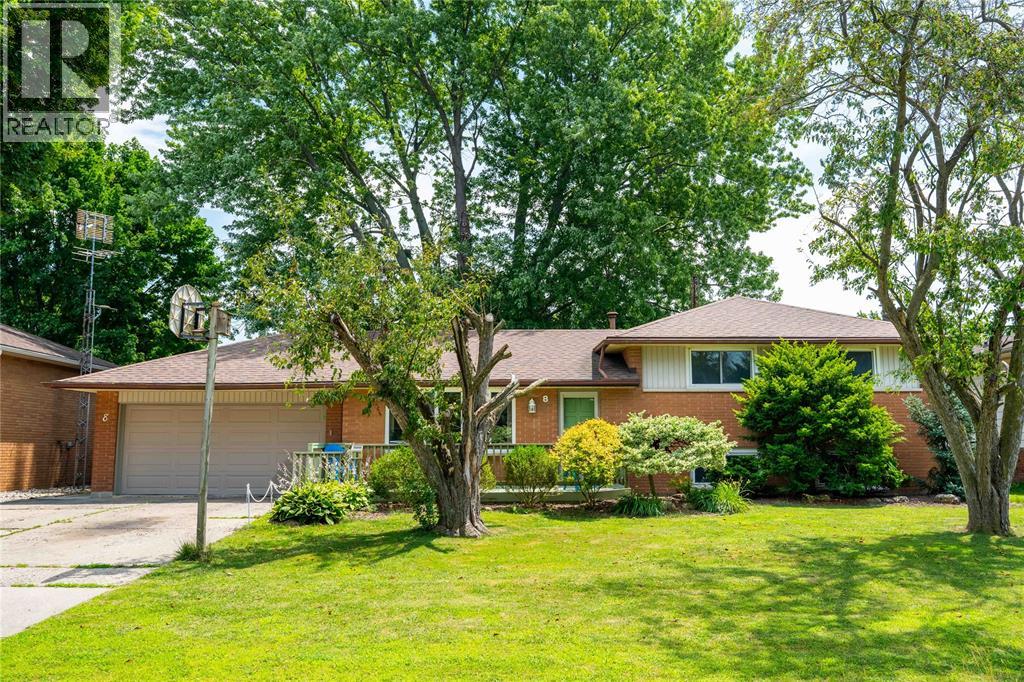 8 PARRY DRIVE Property Photo 1