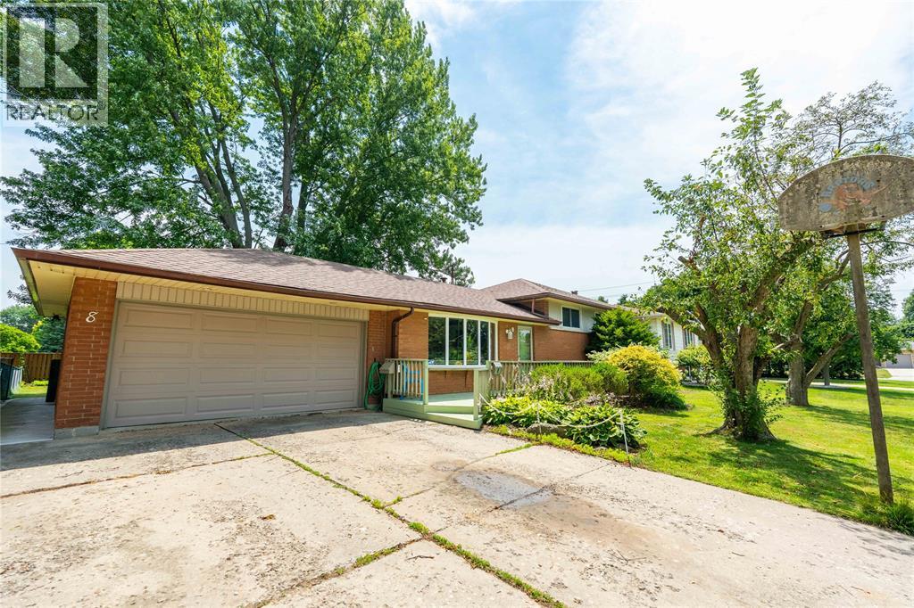 8 Parry Drive Property Photo 2