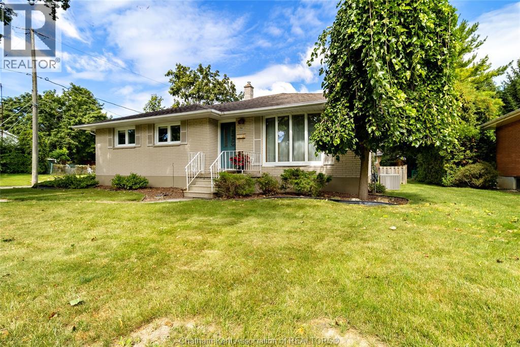 199 Tweedsmuir Avenue East Property Photo 3