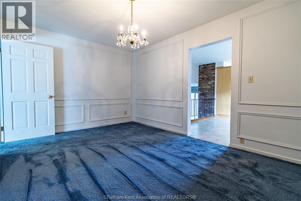 199 Tweedsmuir Avenue East Property Photo 8