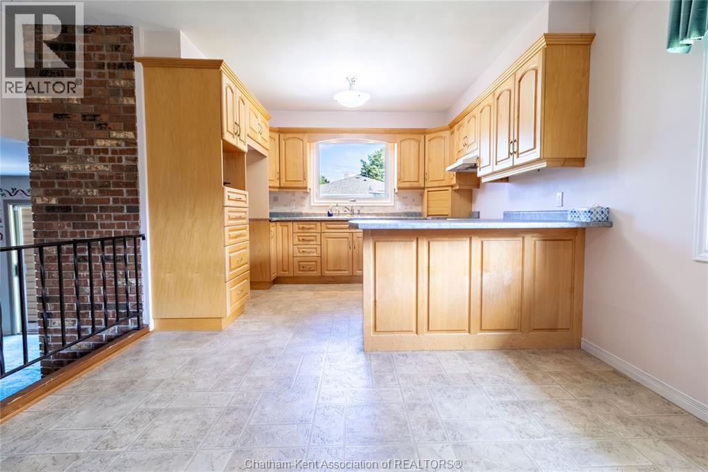199 Tweedsmuir Avenue East Property Photo 10