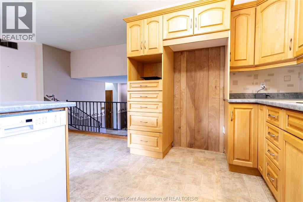 199 Tweedsmuir Avenue East Property Photo 13
