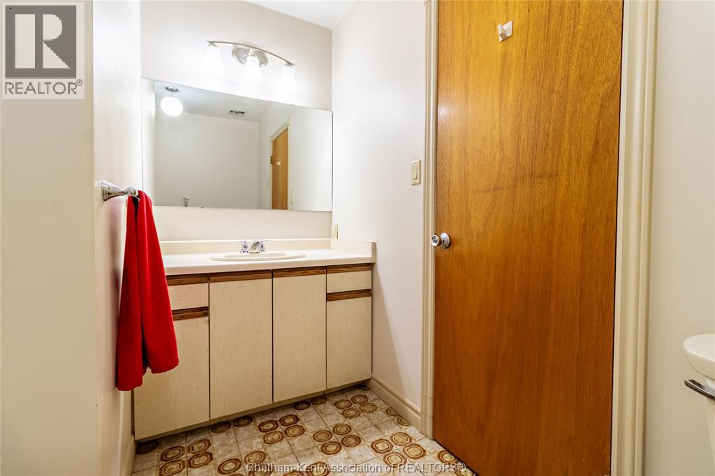 199 Tweedsmuir Avenue East Property Photo 21