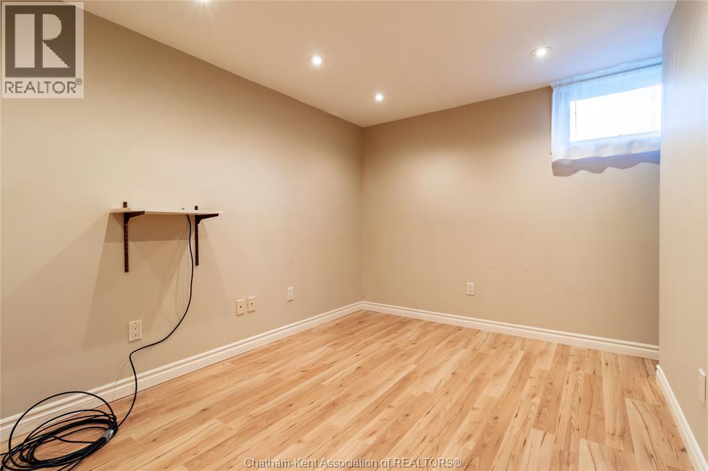 199 Tweedsmuir Avenue East Property Photo 33